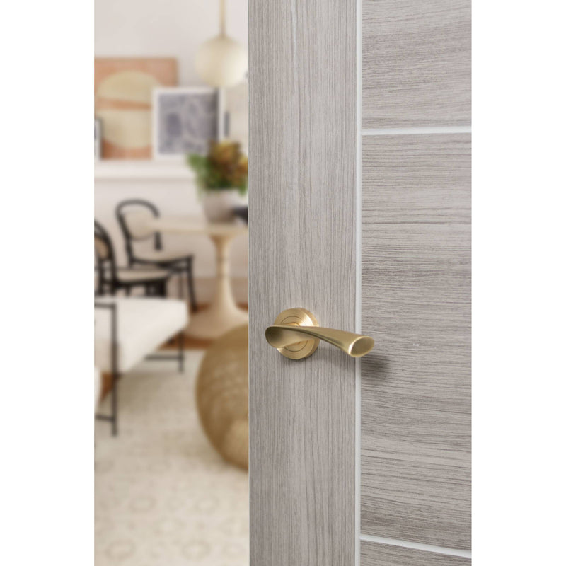 STATUS Colorado Lever Door Handle on Round Rose - Satin Brass - S34RSB