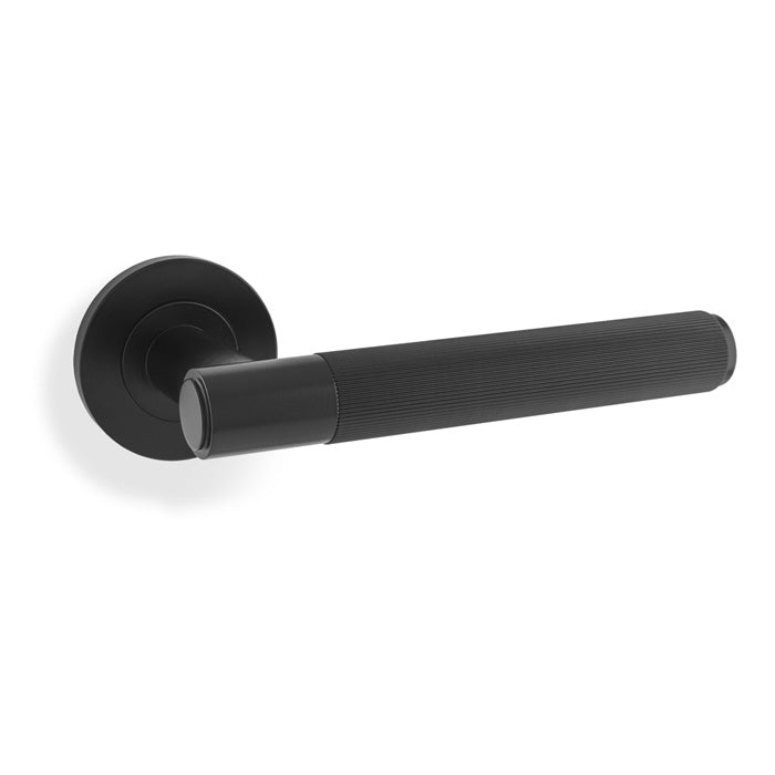 Alexander & Wilks Alexander & Wilks Spitfire Reeded Lever on Round Rose - Black - AW222BL